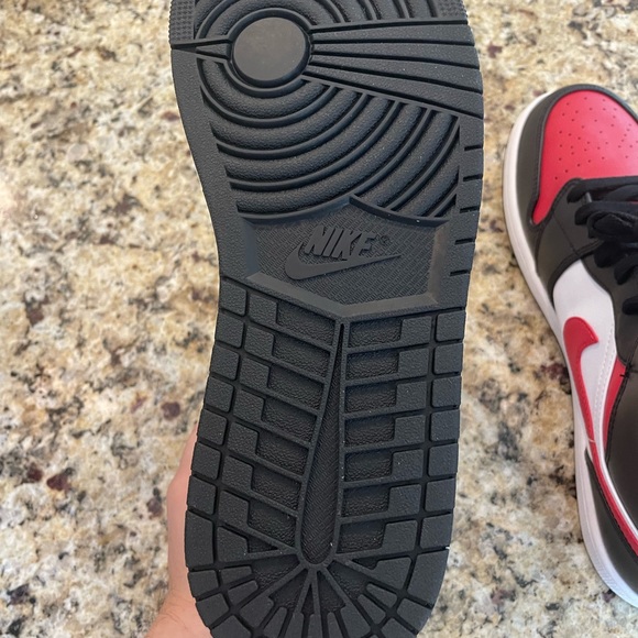 New with Box Mens Air Jordan 1’s Mid Size 11 - Picture 8 of 12